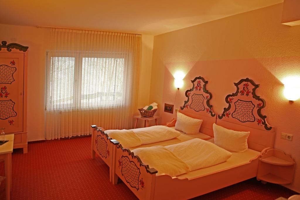Hotel In Der Strassen Золінген Екстер'єр фото